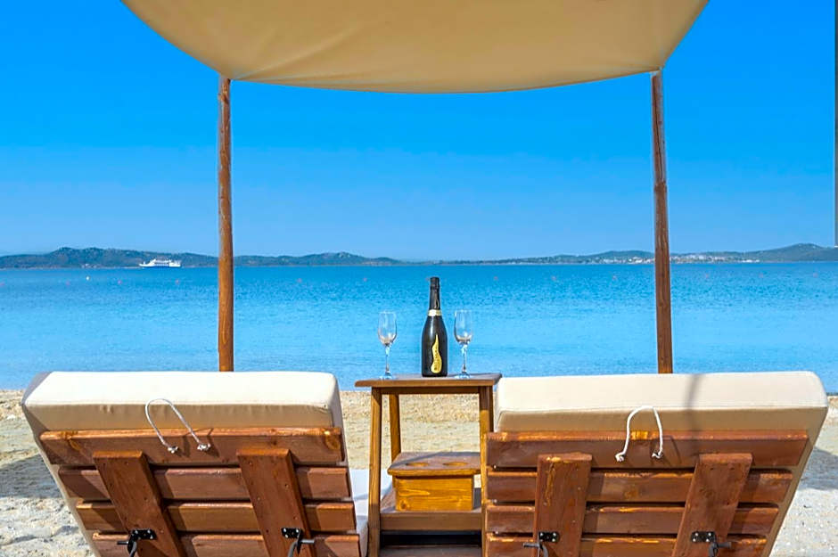 Akrathos Beach Hotel