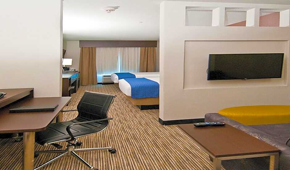 Photo 1 of 5 of 2 Queen Beds Suite