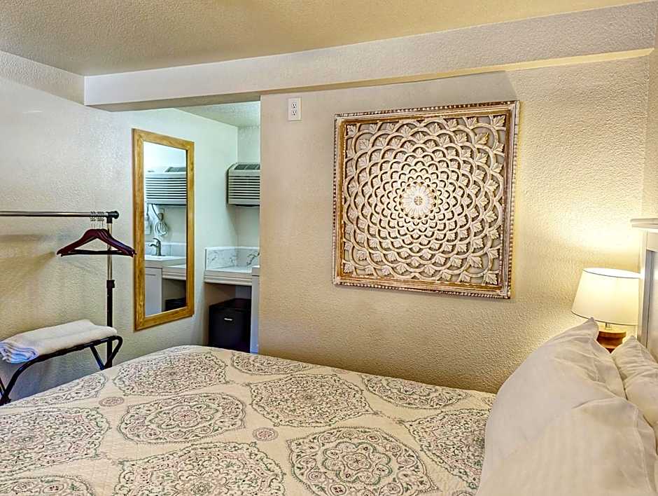 The Fountain Creek Inn of Manitou Springs