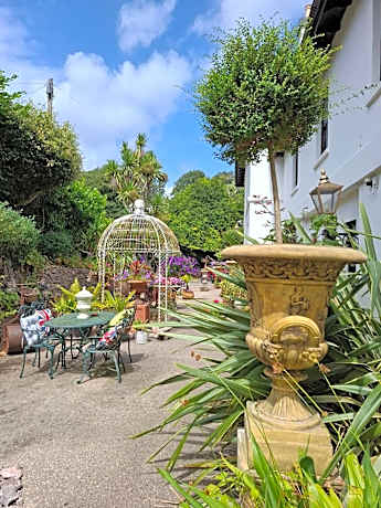 Palm Grove Apartments
