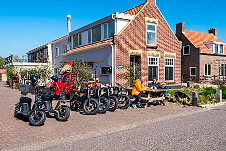 Ouddorp Connection Guesthouse