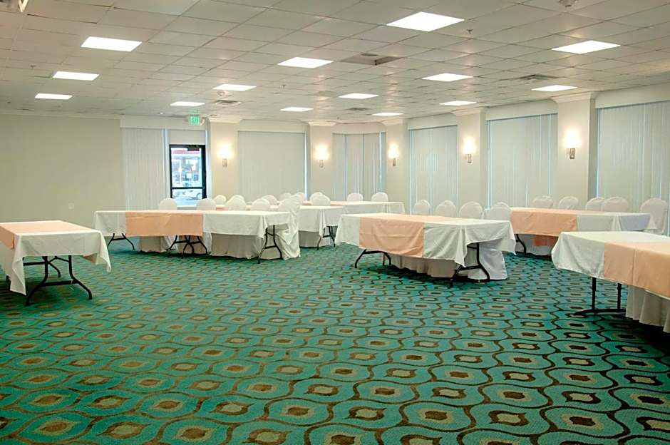 Holiday Inn Victorville By IHG