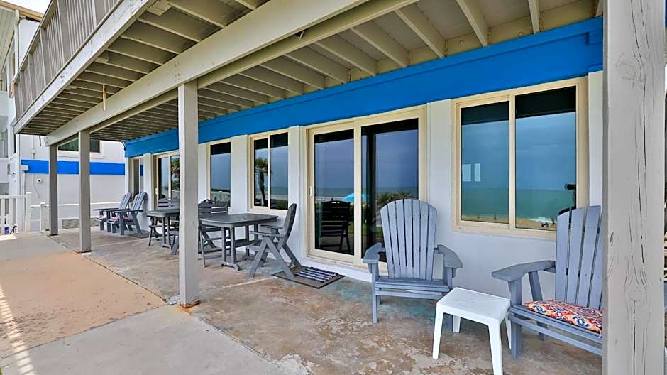 Driftwood Beach Motel