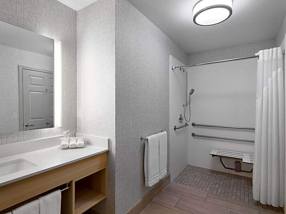 Holiday Inn Express Fort Bragg By IHG