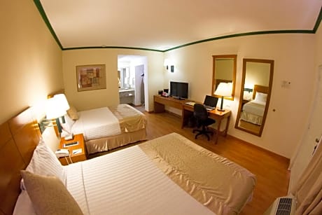 2 Double Beds - Non-Smoking
