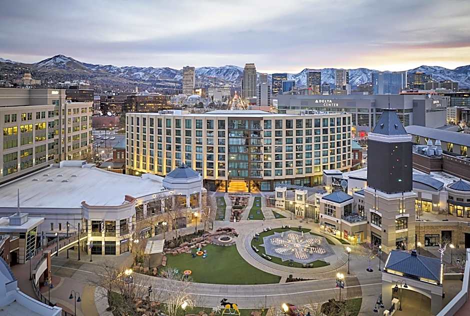 Asher Adams, Autograph Collection