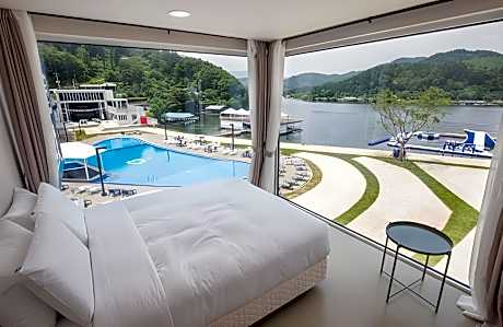 Standard suite family