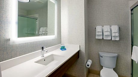 Standard Queen Room with Two Queen Beds - Communications Accessible