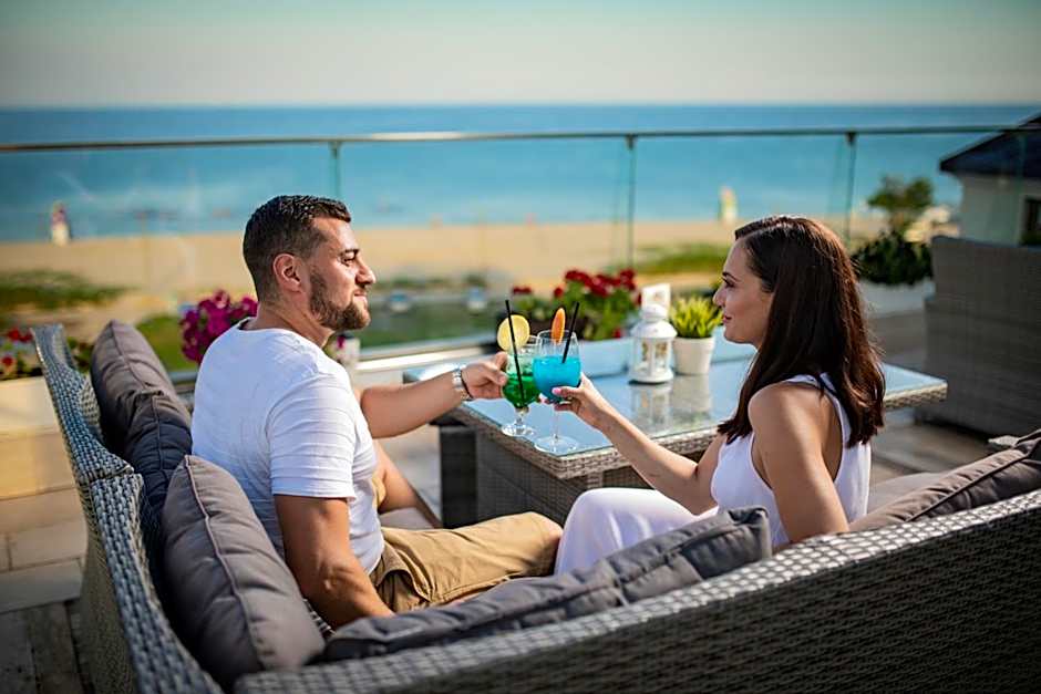 Sunny Castle Hotel - All Inclusive, Beach and Free parking