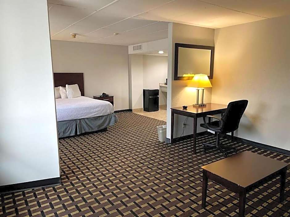 Days Inn by Wyndham Fort Wright Cincinnati Area