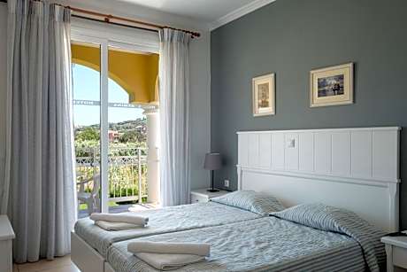 Standard Twin Room with Garden View