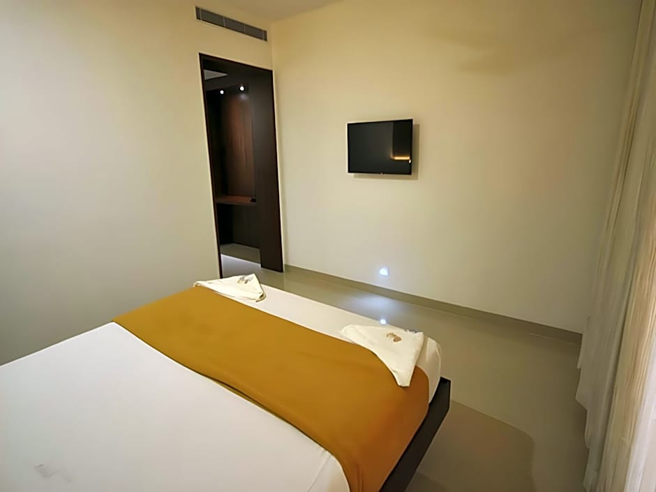 Vijey Hotels - Trichy Central