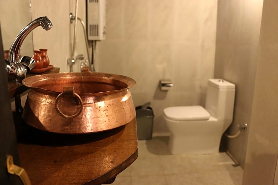 Hira Guest House