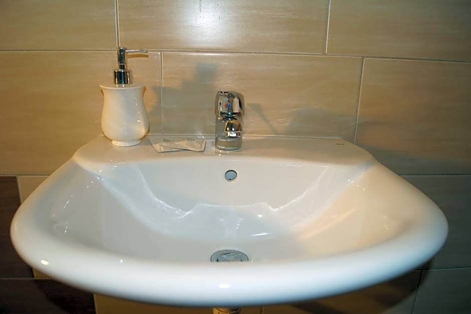 Hotel POD HERBEM -POKOJE OZONOWANE