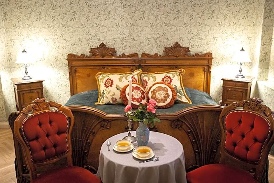 Jaunmoku Palace Complex Hotel