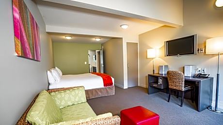 Loft Twin Room with Two King Beds