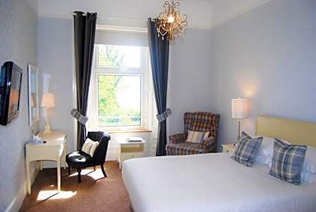 Twin Room with Shower