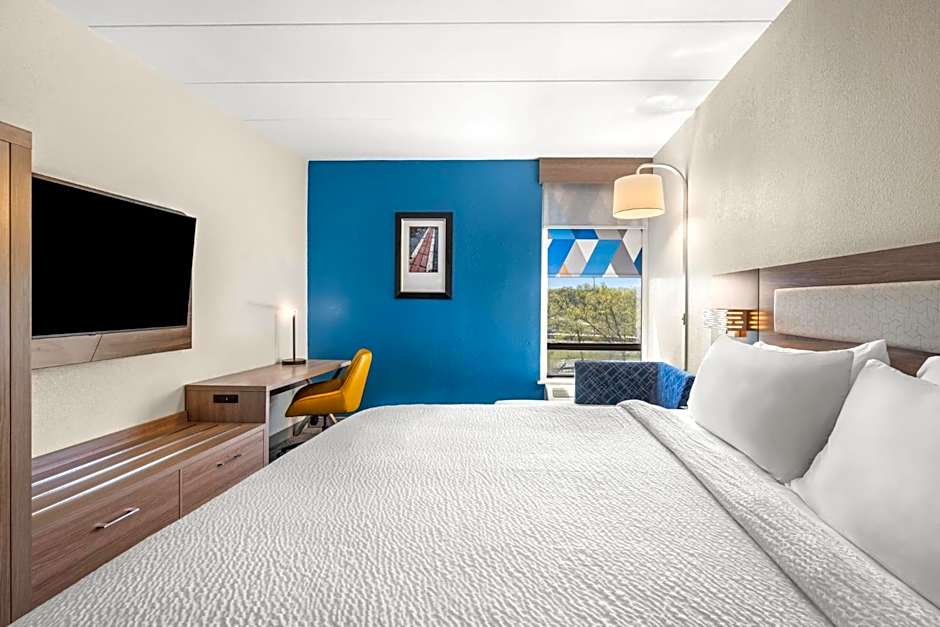 Holiday Inn Express Boston North-Woburn By IHG