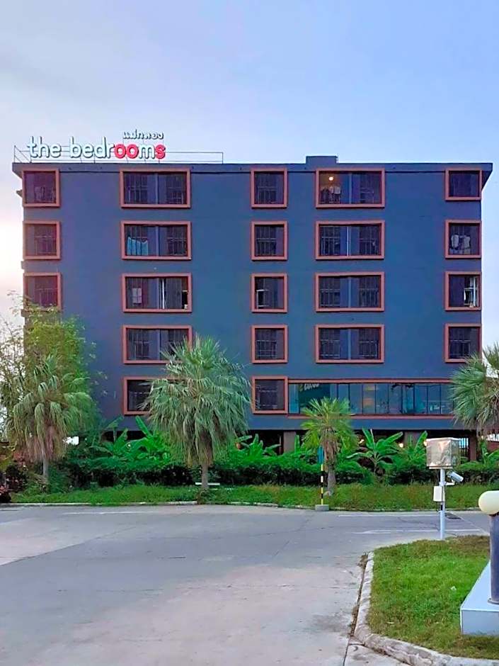 The Bedrooms Maeklong and Services Apartment