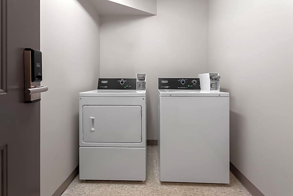 Super 8 by Wyndham Sault Ste Marie On