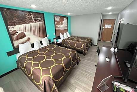 Queen Room with Two Queen Beds - First Floor/Non-Smoking