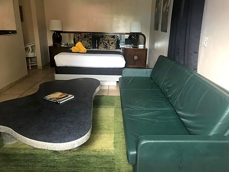 INN LEATHER GUEST HOUSE-GAY MALE ONLY