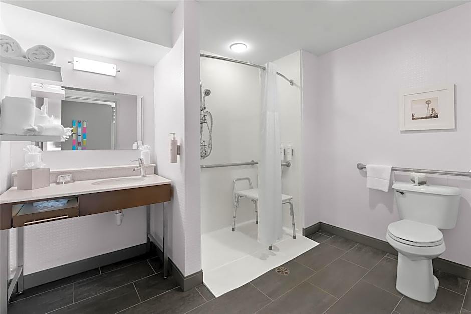 Hampton Inn By Hilton & Suites Newtown