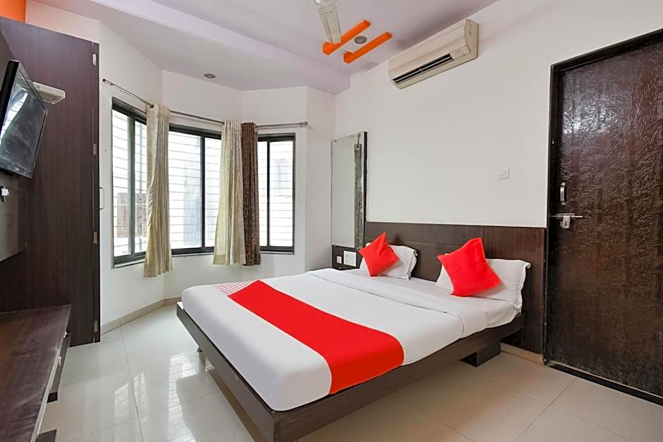 Flagship Hotel Sai Suman Palace