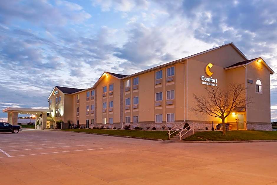 Comfort Inn & Suites near Route 66