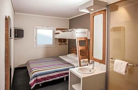 Standard Triple Room (Nonsmoking)