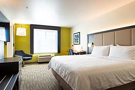 1 King Bed Suite