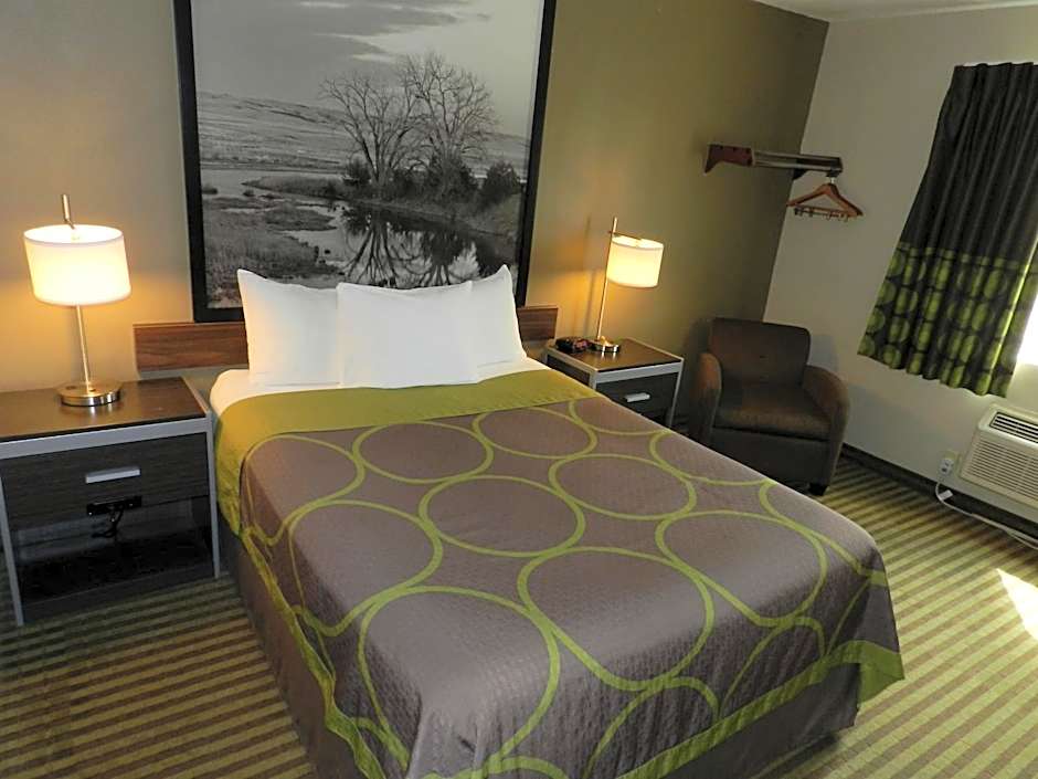 Super 8 by Wyndham Fremont NE