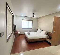 Premium Suite