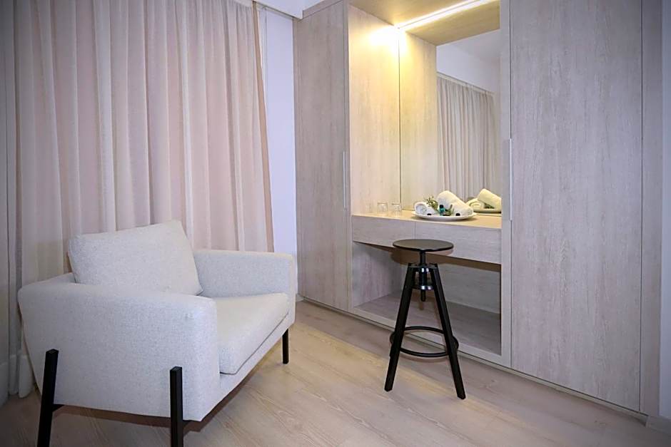 Pier Beach Hotel Apartments