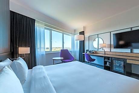 Park, Sleep & Fly incl 14 days of parking