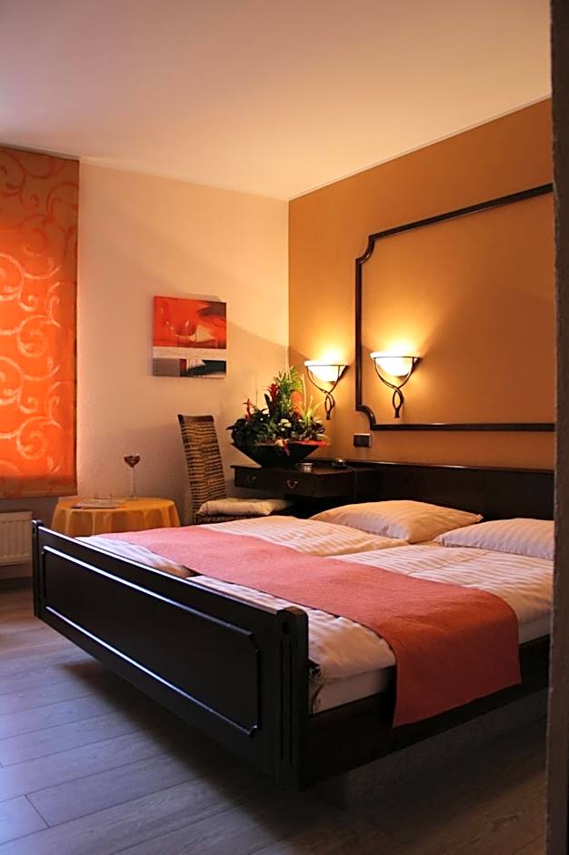 Le Pavillon – Echternach, MO