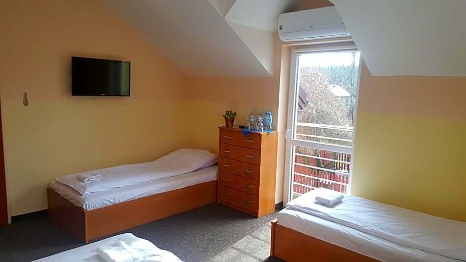 Photo 1 of 5 of Quadruple Room
