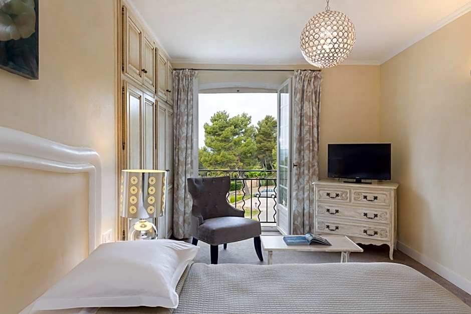 La Bastide De Tourtour Hotel & Spa