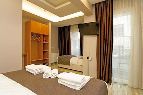 Triple Room with Balcony