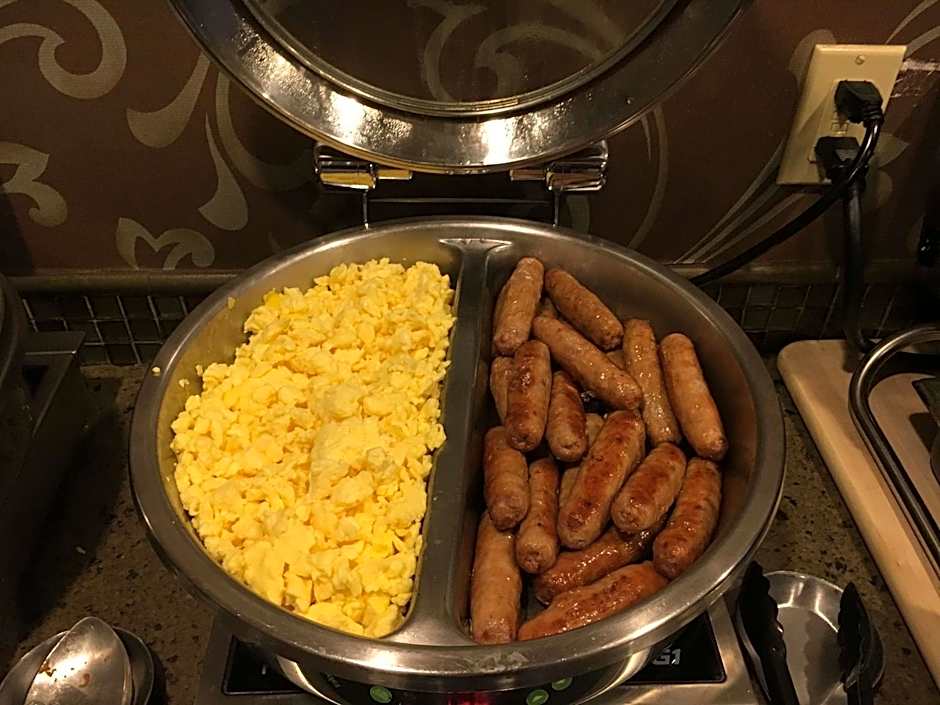 RiverTree Inn & Suites