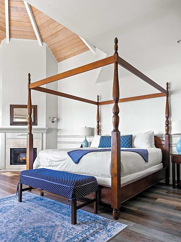 Blue Lantern Inn, A Four Sisters Inn