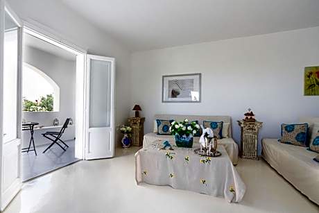 White Villa Three-Bedroom Apartment - Split Level