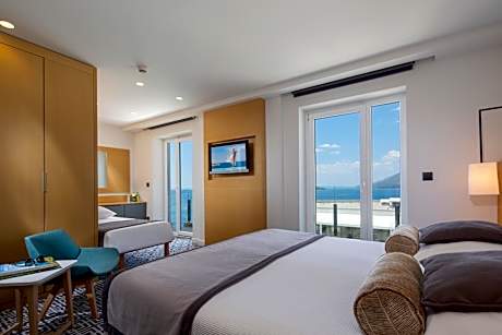 Premium Room with Sea View and Balcony