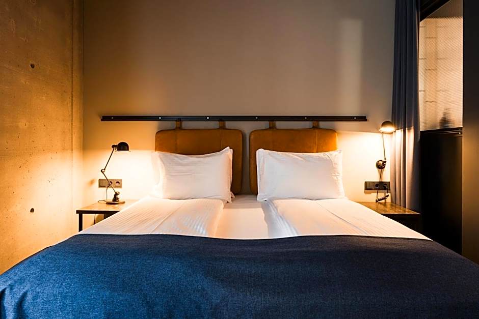 Exeter Hotel