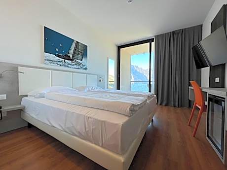 Double or Twin Room with Lake View