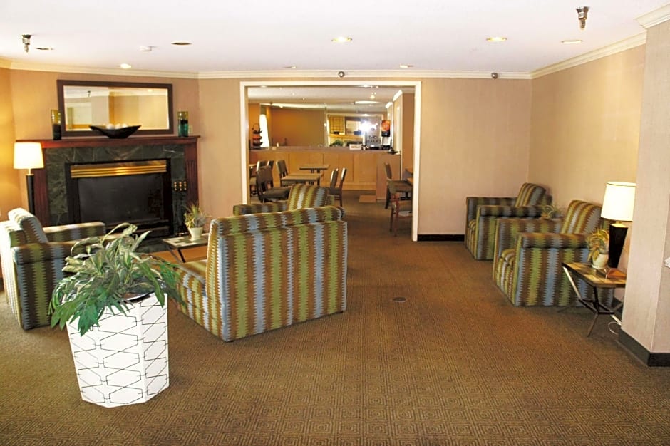 La Quinta Inn & Suites by Wyndham Kansas City North