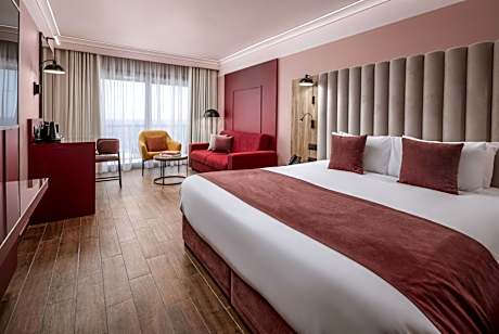Deluxe King Sea View