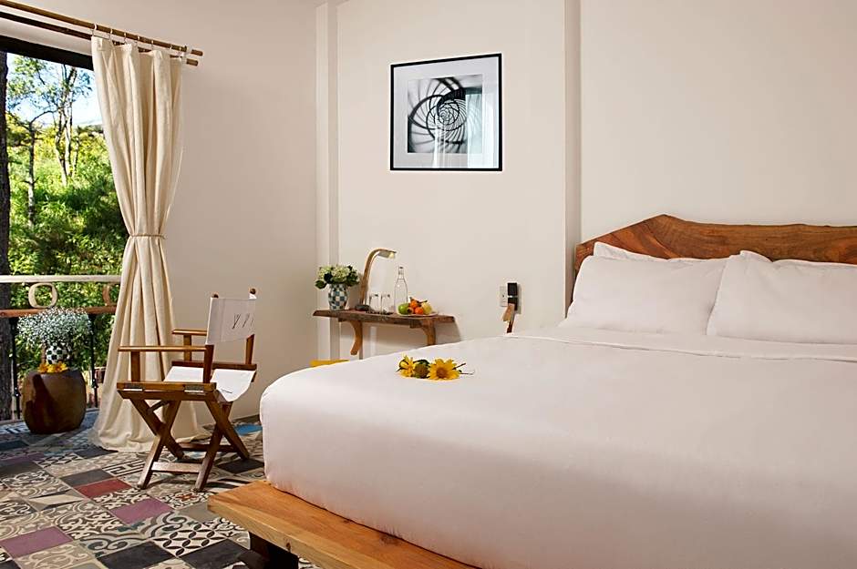 Stop and Go Boutique Hotel Since 1982