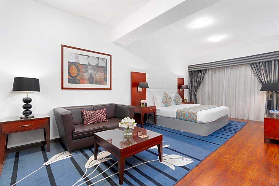 Photo 1 of 5 of Premier 1 King Bed