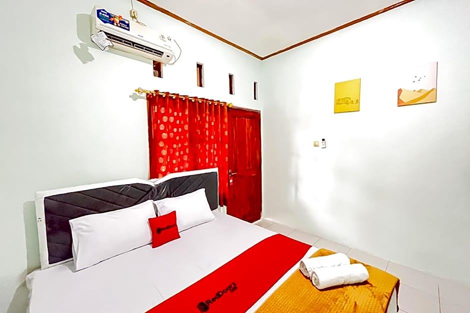 RedDoorz Syariah near RS Bhayangkara Nganjuk